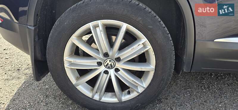 Внедорожник / Кроссовер Volkswagen Tiguan 2015 в Киеве