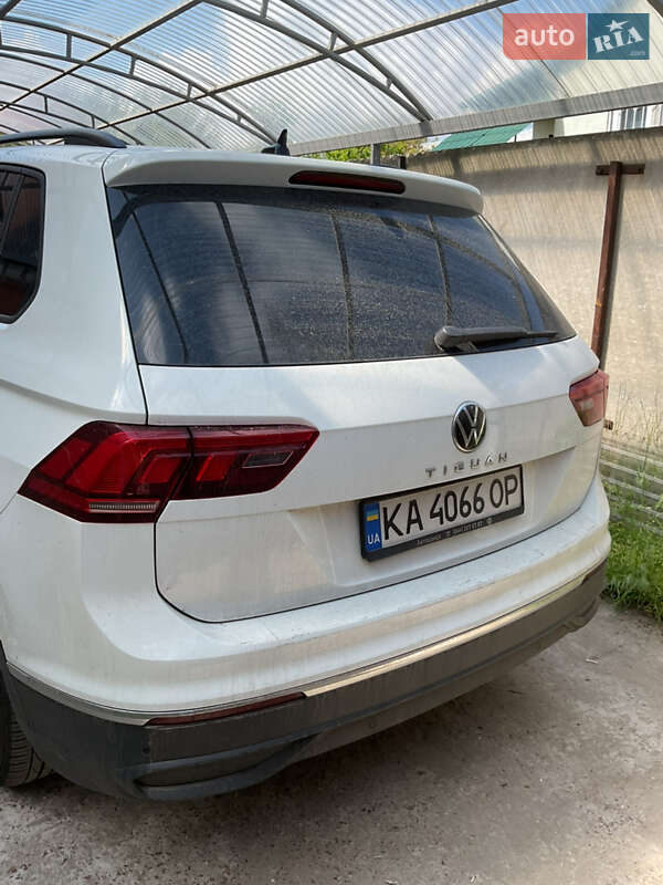 Внедорожник / Кроссовер Volkswagen Tiguan 2023 в Киеве