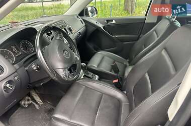 Внедорожник / Кроссовер Volkswagen Tiguan 2012 в 