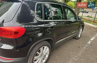 Внедорожник / Кроссовер Volkswagen Tiguan 2012 в 