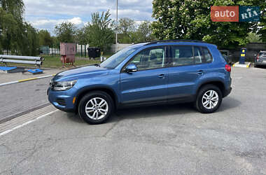 Внедорожник / Кроссовер Volkswagen Tiguan 2016 в 