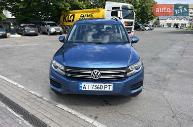 Внедорожник / Кроссовер Volkswagen Tiguan 2016 в 