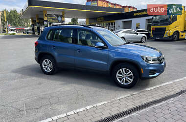 Внедорожник / Кроссовер Volkswagen Tiguan 2016 в 