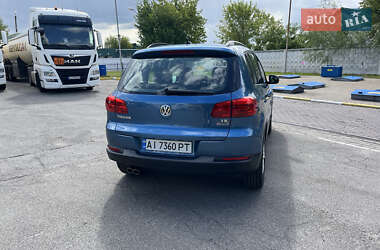 Внедорожник / Кроссовер Volkswagen Tiguan 2016 в 
