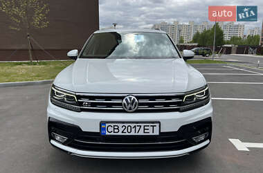 Позашляховик / Кросовер Volkswagen Tiguan 2017 в 