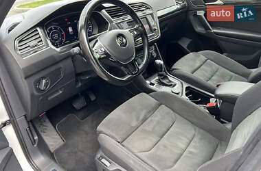 Позашляховик / Кросовер Volkswagen Tiguan 2017 в 