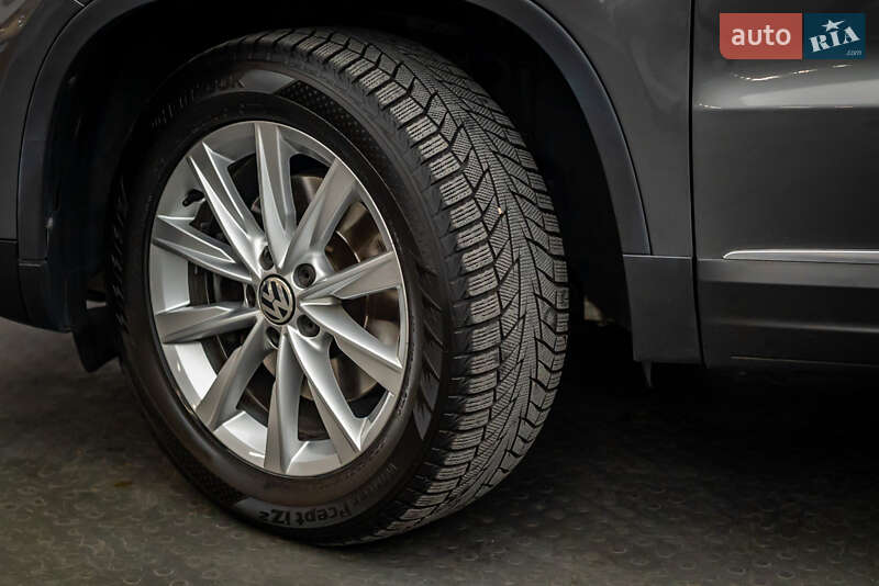Позашляховик / Кросовер Volkswagen Tiguan 2016 в Києві