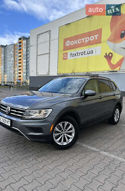 Позашляховик / Кросовер Volkswagen Tiguan 2018 в 