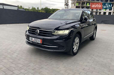 Позашляховик / Кросовер Volkswagen Tiguan 2021 в 