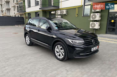Позашляховик / Кросовер Volkswagen Tiguan 2021 в 