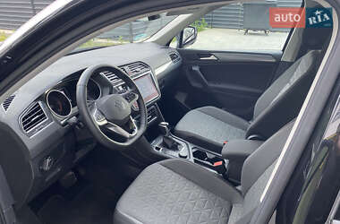 Позашляховик / Кросовер Volkswagen Tiguan 2021 в 