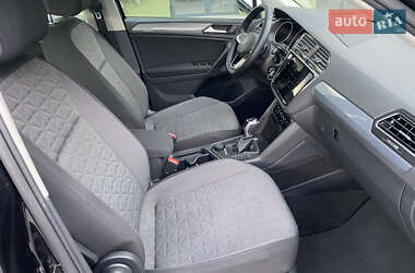 Позашляховик / Кросовер Volkswagen Tiguan 2021 в 