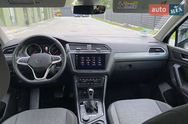 Позашляховик / Кросовер Volkswagen Tiguan 2021 в 