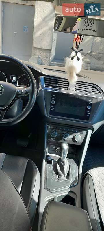 Внедорожник / Кроссовер Volkswagen Tiguan 2017 в Житомире фото 4 Внедорожник / Кроссовер Volkswagen Tiguan 2017 в Житомире