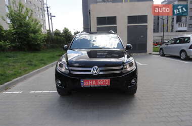 Внедорожник / Кроссовер Volkswagen Tiguan 2015 в 