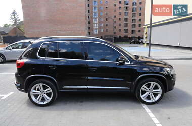 Внедорожник / Кроссовер Volkswagen Tiguan 2015 в 