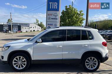 Позашляховик / Кросовер Volkswagen Tiguan 2015 в 