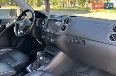 Позашляховик / Кросовер Volkswagen Tiguan 2015 в 