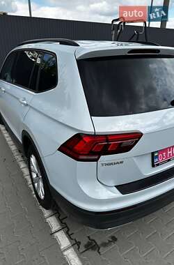 Внедорожник / Кроссовер Volkswagen Tiguan 2018 в 