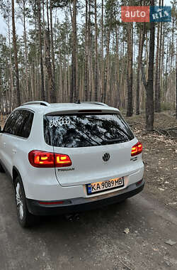 Позашляховик / Кросовер Volkswagen Tiguan 2012 в 