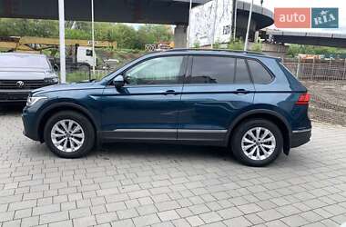 Внедорожник / Кроссовер Volkswagen Tiguan 2022 в 