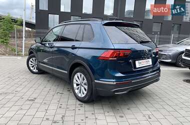 Внедорожник / Кроссовер Volkswagen Tiguan 2022 в 