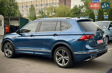Позашляховик / Кросовер Volkswagen Tiguan 2018 в 
