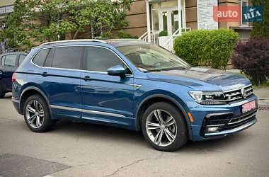 Позашляховик / Кросовер Volkswagen Tiguan 2018 в 