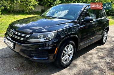 Позашляховик / Кросовер Volkswagen Tiguan 2011 в Чернівцях