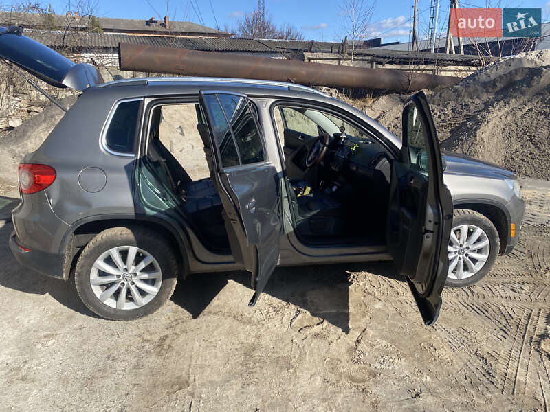 Позашляховик / Кросовер Volkswagen Tiguan 2010 в Ярмолинцях