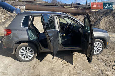 Позашляховик / Кросовер Volkswagen Tiguan 2010 в 