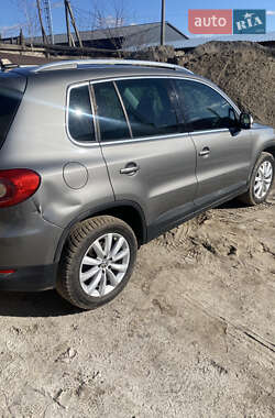 Позашляховик / Кросовер Volkswagen Tiguan 2010 в 