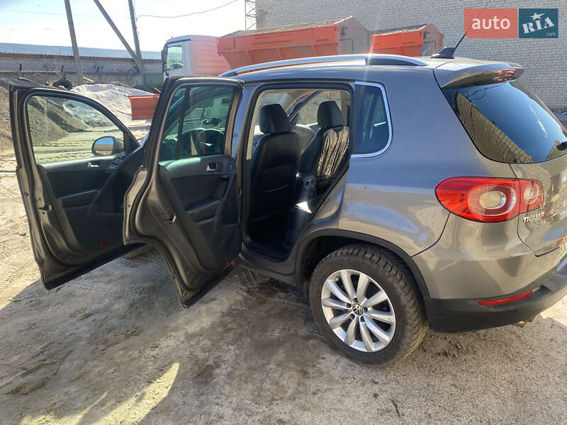 Позашляховик / Кросовер Volkswagen Tiguan 2010 в Ярмолинцях