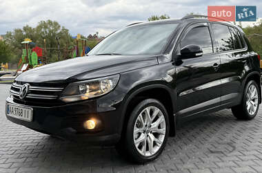 Позашляховик / Кросовер Volkswagen Tiguan 2012 в 