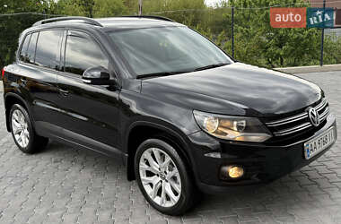 Позашляховик / Кросовер Volkswagen Tiguan 2012 в 