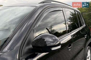 Позашляховик / Кросовер Volkswagen Tiguan 2012 в 
