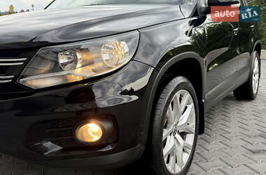Позашляховик / Кросовер Volkswagen Tiguan 2012 в 