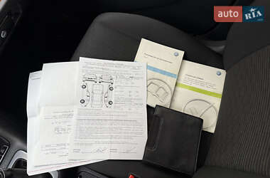 Позашляховик / Кросовер Volkswagen Tiguan 2012 в 