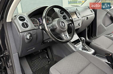 Позашляховик / Кросовер Volkswagen Tiguan 2012 в 