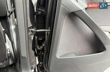 Позашляховик / Кросовер Volkswagen Tiguan 2012 в 