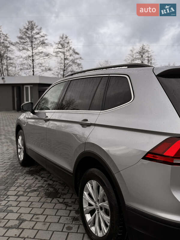 Внедорожник / Кроссовер Volkswagen Tiguan 2019 в Ивано-Франковске