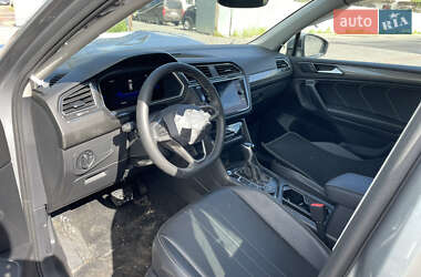 Внедорожник / Кроссовер Volkswagen Tiguan 2022 в 
