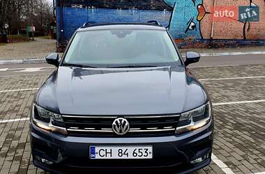 Внедорожник / Кроссовер Volkswagen Tiguan 2019 в 