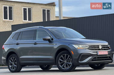 Позашляховик / Кросовер Volkswagen Tiguan 2022 в 