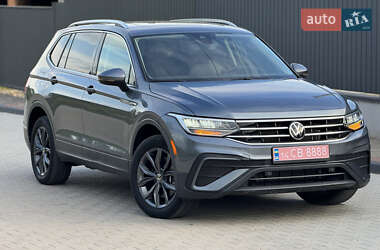Позашляховик / Кросовер Volkswagen Tiguan 2022 в 