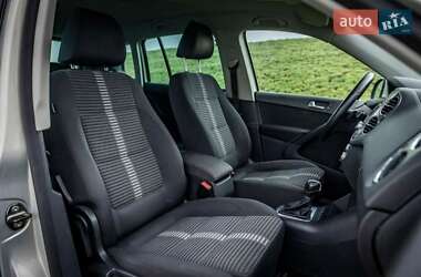 Позашляховик / Кросовер Volkswagen Tiguan 2010 в 