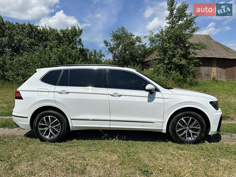 Внедорожник / Кроссовер Volkswagen Tiguan 2018 в Лохвице