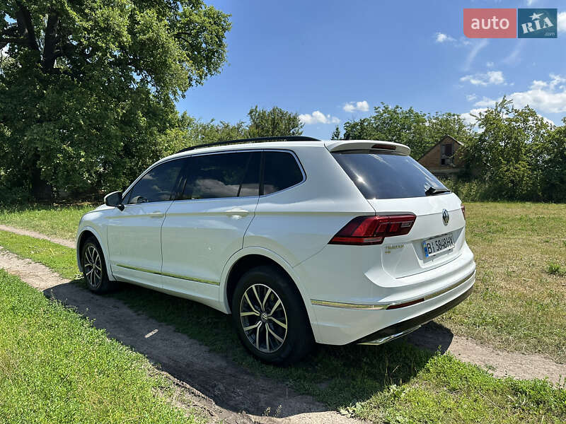 Внедорожник / Кроссовер Volkswagen Tiguan 2018 в Лохвице