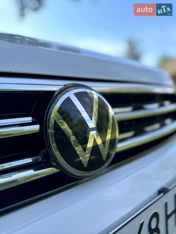 Внедорожник / Кроссовер Volkswagen Tiguan 2018 в Лохвице