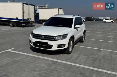 Внедорожник / Кроссовер Volkswagen Tiguan 2015 в Одессе